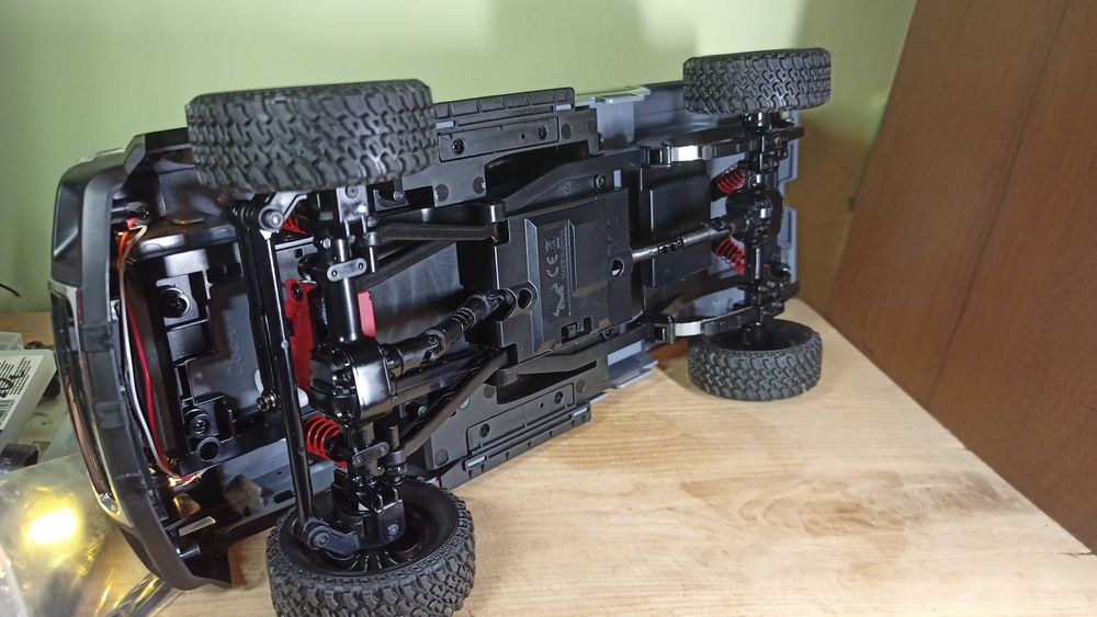Машинка 1/12 Радіокерована машинка Toyota Land Cruiser, 4WD