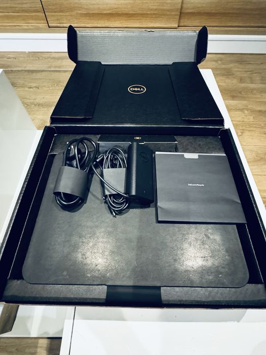 Laptop DELL LATITUDE 9440 I7