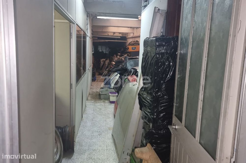 Garagem Rua Pedro Hispano