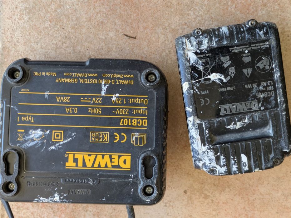 Bateria XR 18v 1.3ah  + carregador XR DeWalt original