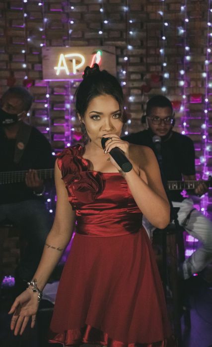 Música brasileira ao vivo.