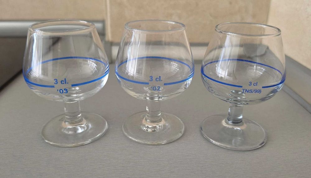 Set of 3 Digestif Glasses (3 cl) Made of Glass