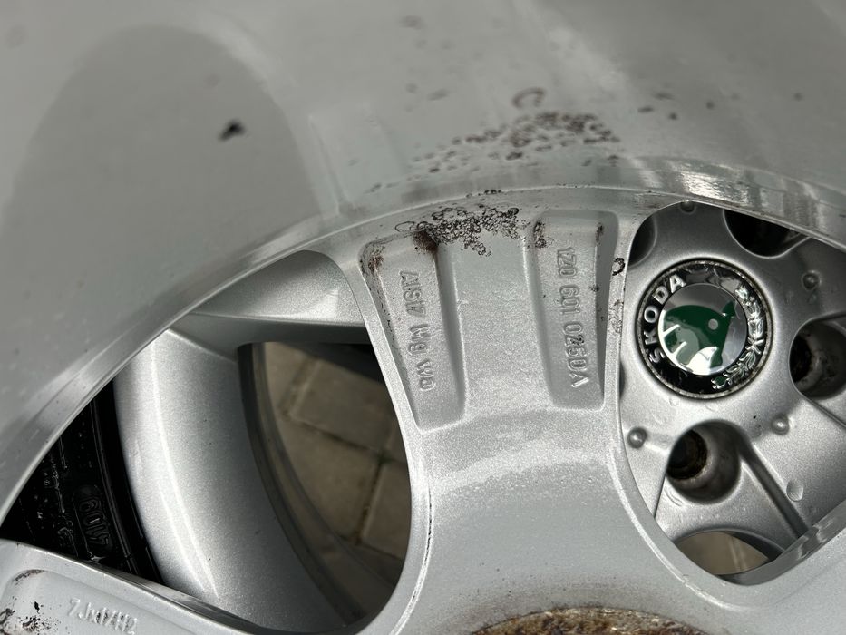 Felgi aluminiowe Skoda Octavia  II 7x17 ET54 5x112