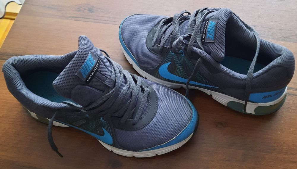 Кросівки фірми "Nike"