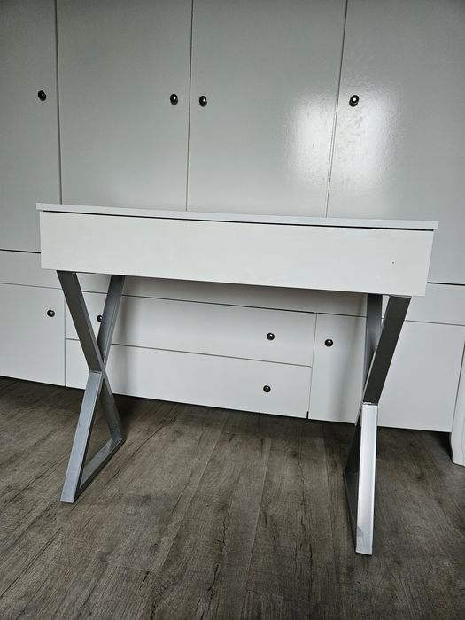 Konsola Toaletka Biała Połysk Chromowane Srebrne Nóżki Glamour