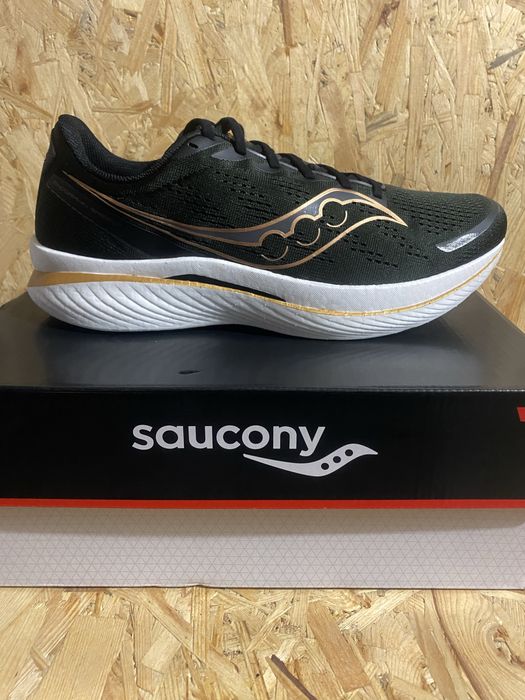 Бігові кросівки Saucony Endorphin Speed 3