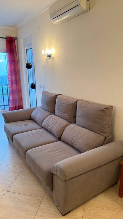 Sofá 3 lugares com assentos extensíveis – muito confortável