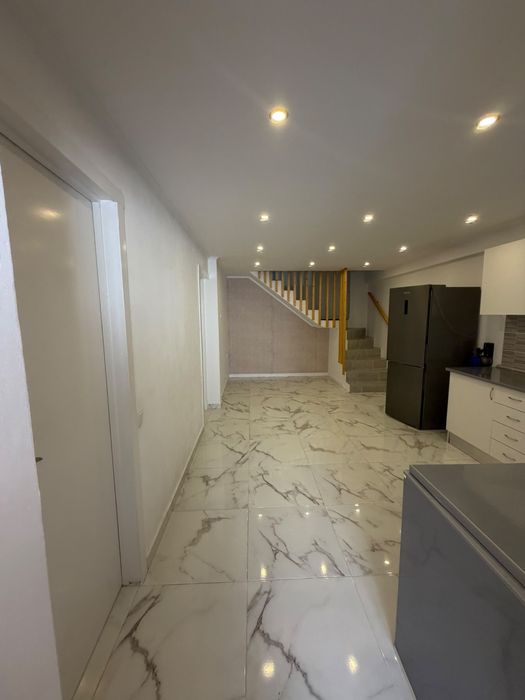 Moradia T1/2 Duplex para Arrendamento | Queijas (Oeiras) - entrada imediata