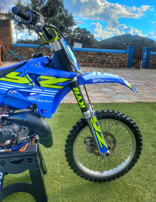 YAMAHA YZ 125 ---