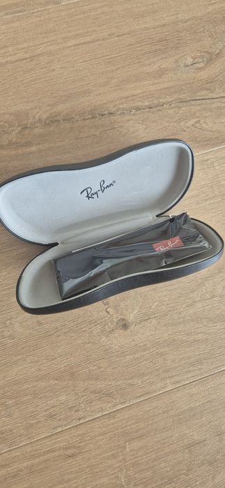 Nowe nieużywane etui futerał pokrowiec na okulary Ray Ban