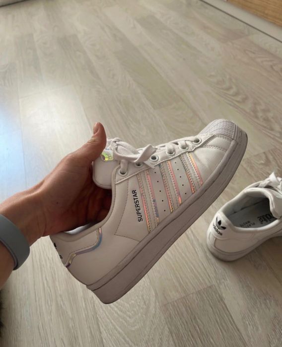 Adidas Superstar J białe r. 37 1/3