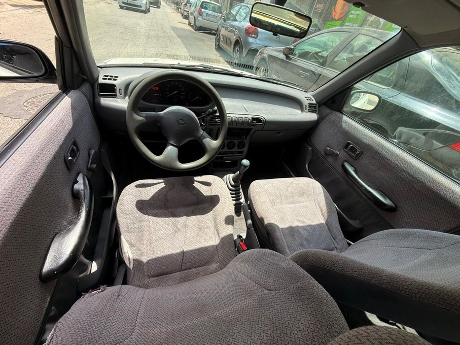 Nissan micra de 93.