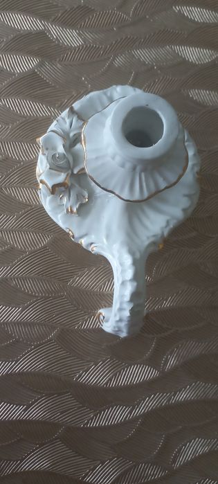 Jednorożec i świecznik, biała porcelana ze złotymi brzegami. Cena za 2