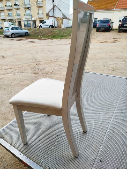 Cadeira de sala de jantar, nova