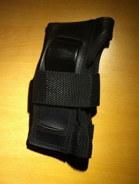 Protector de pulso direito da Rollerblade64862359295105125
