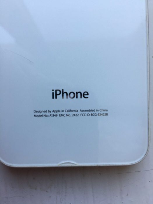 Айфон 4 + аудісистема і док-станція