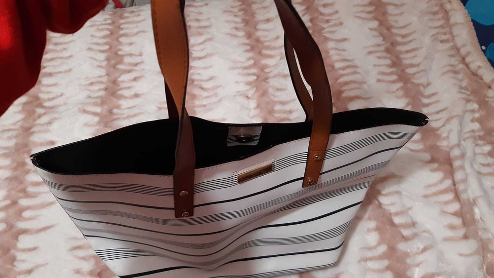 Mala senhora branca e azul