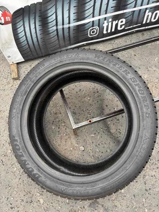 Шини 255/45 R18 Dunlop зима 2024 рік 8 мм
