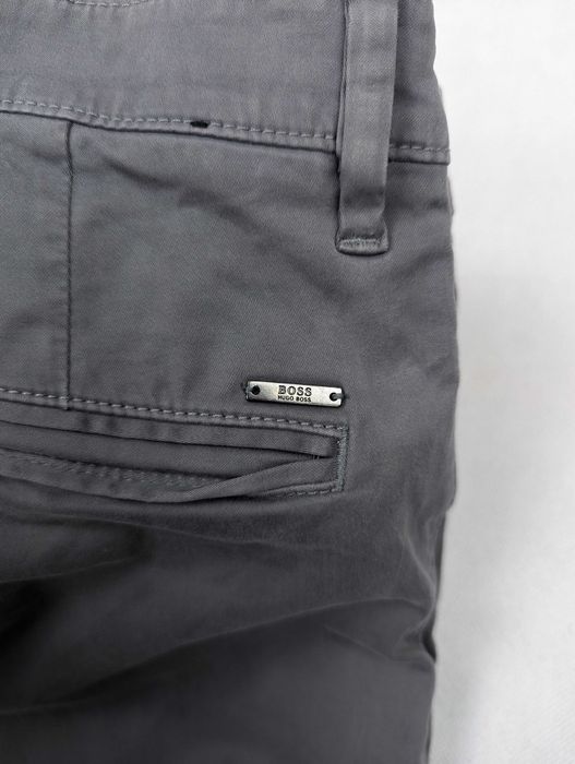 Hugo Boss szare spodnie M 32/32