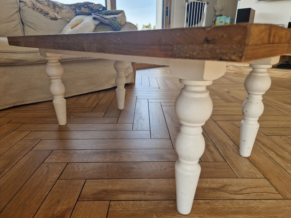 Stolik kawowy drewniany wichaister_design białe nogi