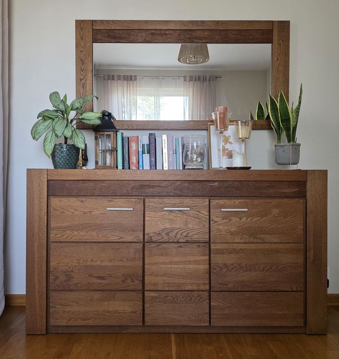 Zestaw mebli drewnianych komoda lustro plus półka