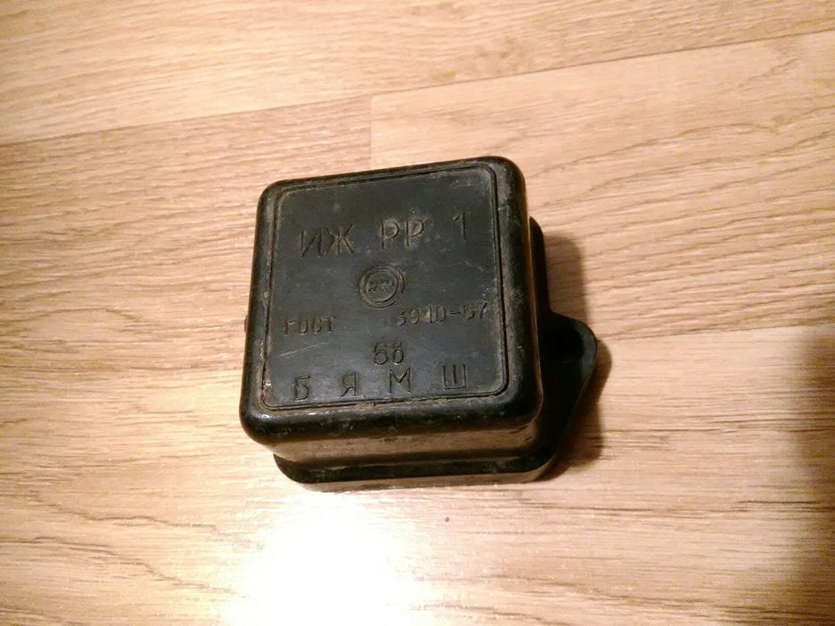 На ИЖ крышка реле