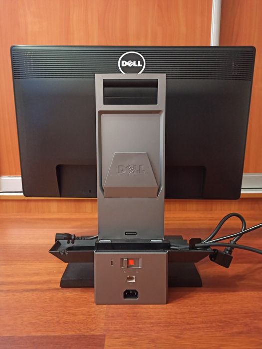 Монитор Dell P2213t 22"