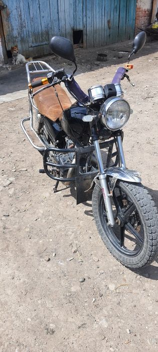 Мотоцикл в хорошому стані масло поміняв задня зірка нова