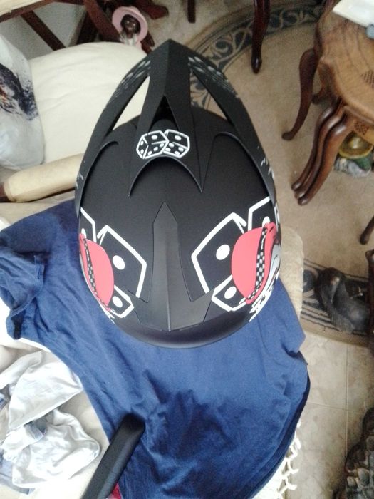 capacete de moto novo
