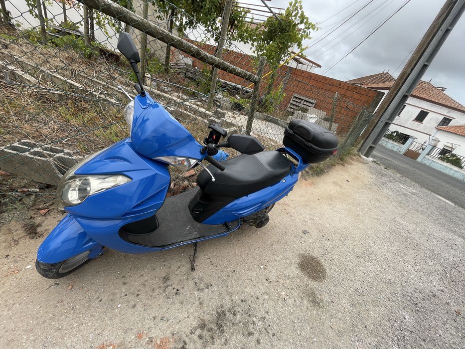 Vendo moto Kinroad 125cc, modelo de 2009.