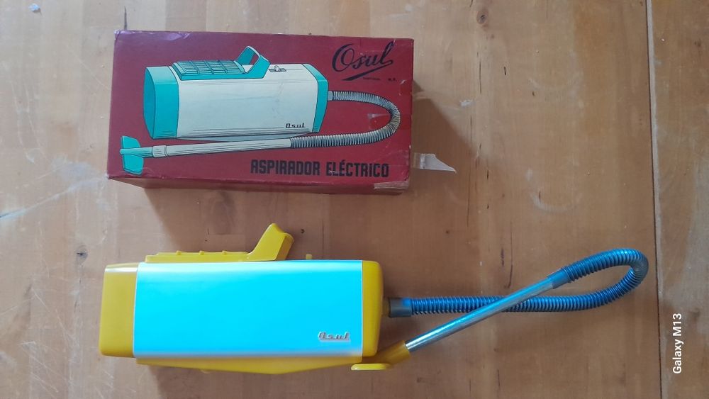 Osul 70s Toy Vacuum Cleaner