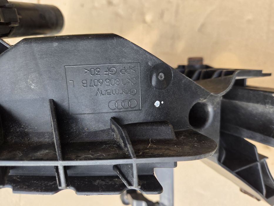 Audi A4 B8 Lift Ślizgi Pod Lampy Sprysk