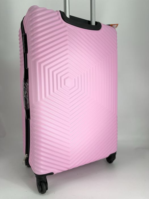 Nowa duża walizka podróżna