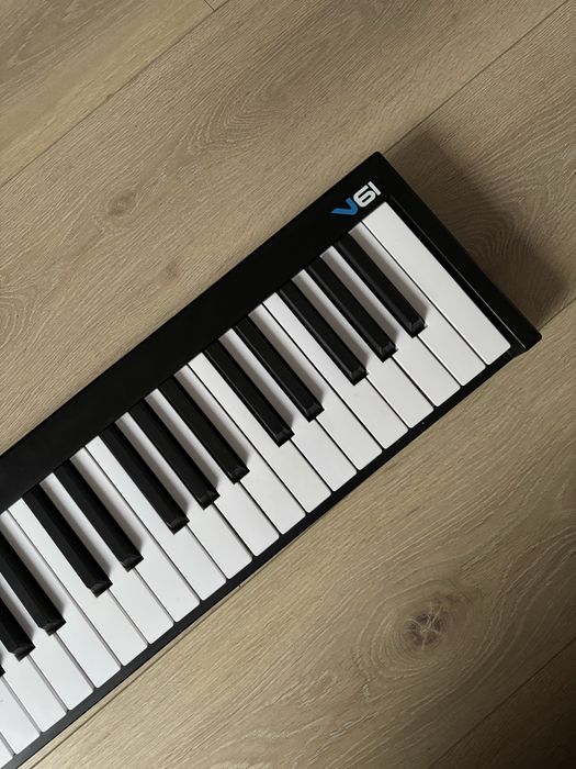 Alesis v61 klawiatury sterujące MIDI