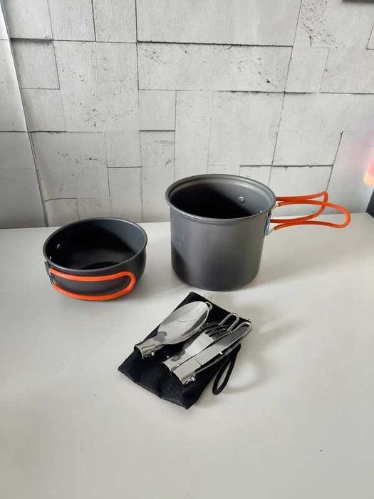 Zestaw naczyń turystycznych