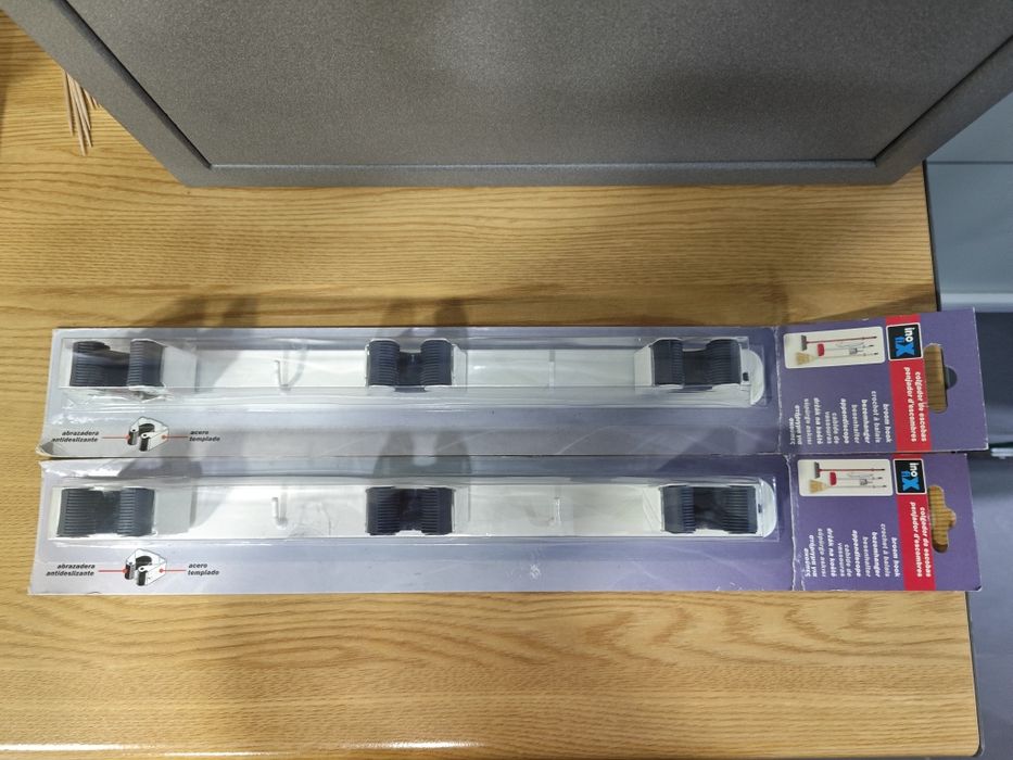 Cabide triplo para vassouras InoFix