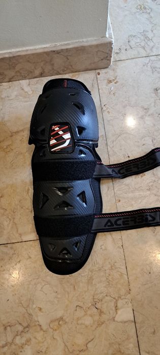 Caneleiras protectoras para moto