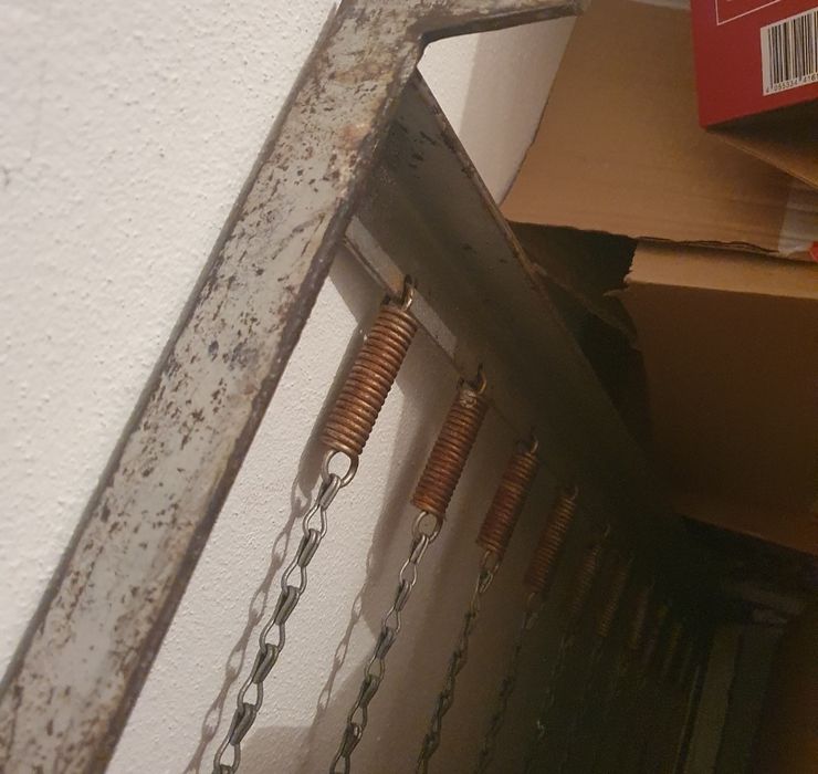 Cama solteito de ferro