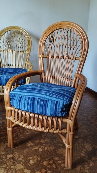 Conjunto de 4 Cadeiras de Bambu com Almofadas Azuis