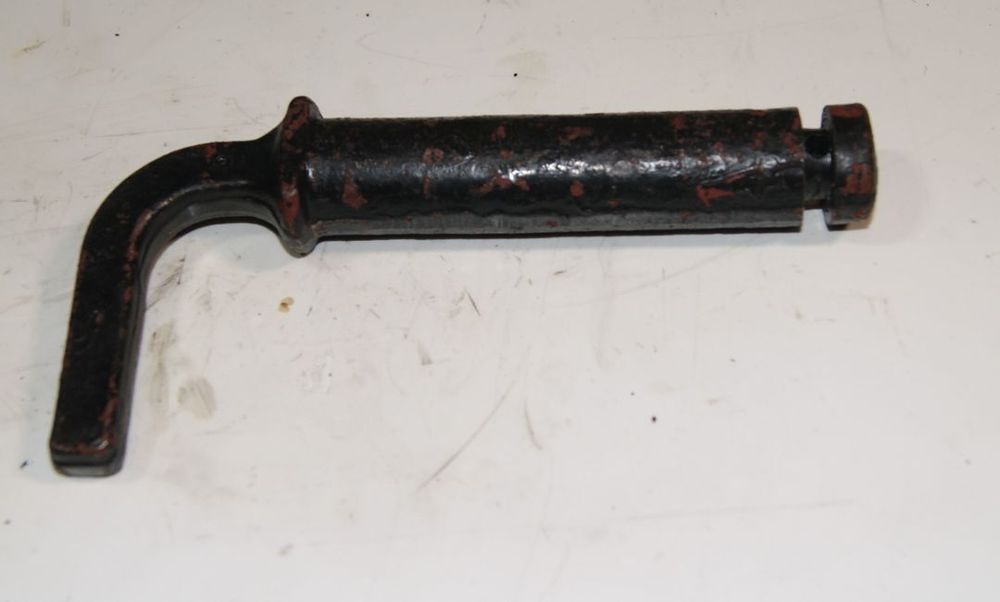 Sworzeń zaczepu 50-4605079-B do ciągnika Pronar