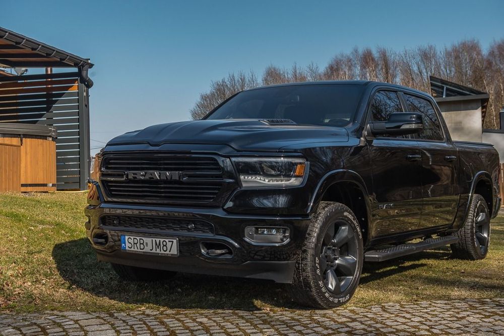 Dodge RAM Dodge Ram jak nówka 16 tys przebiegu LPG