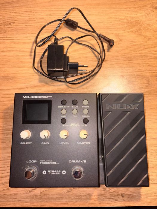 Multiefekt gitarowy NUX MG 300