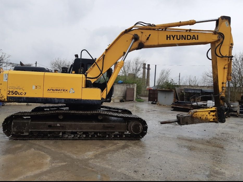 Продам Экскаватор гусеничный Хундай 250Lc 2008г.в.