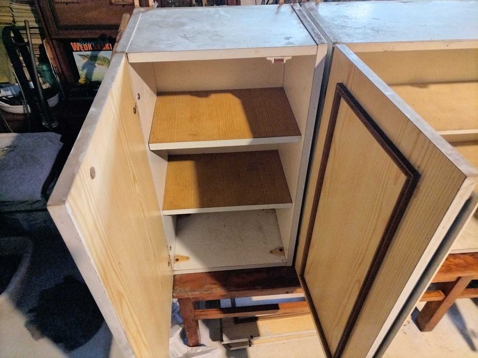 Szafki kuchenne stare