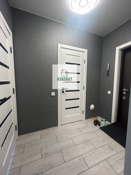 Продам 1-кімнатну квартиру з ремонтом і меблями у новому будинку