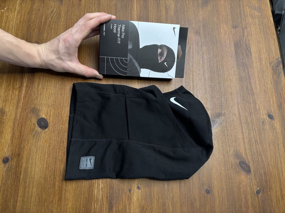 Czarna kominiarka sportowa Nike Pro, uniwersalna, nowa