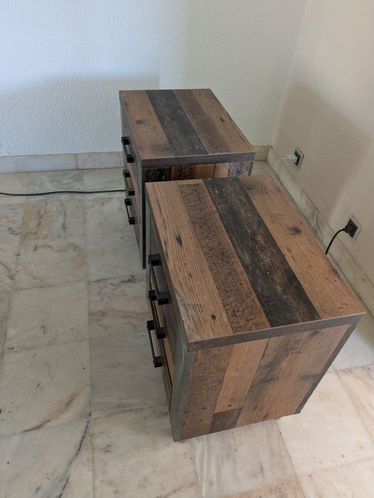 Conjunto de 2 Mesas de cabeceira