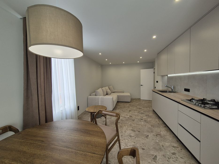 Квартира двокімнатна біля парку