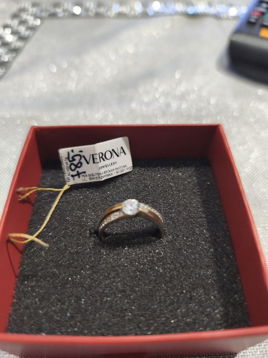 Pierścionek zaręczynowy Verona