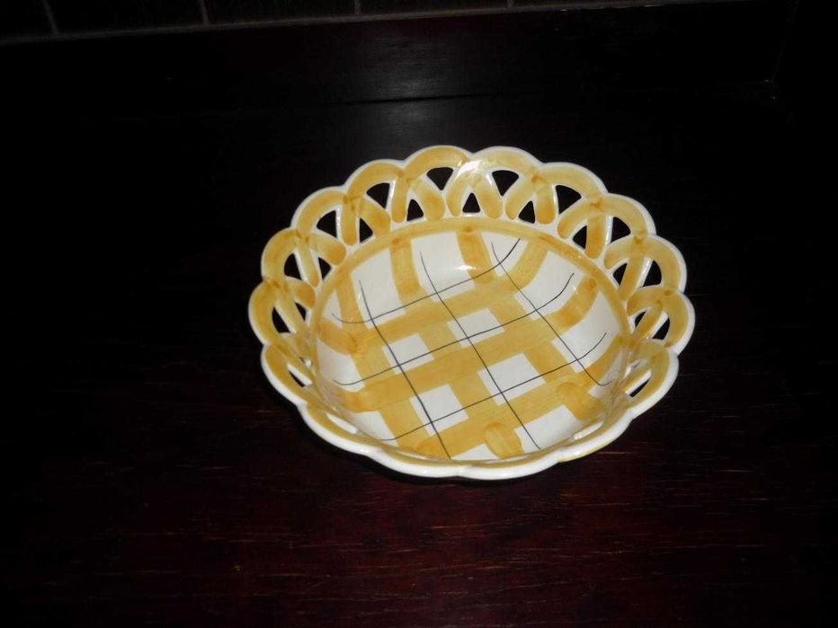 Tigela ou fruteira amarela em faiança numerada pintada mão